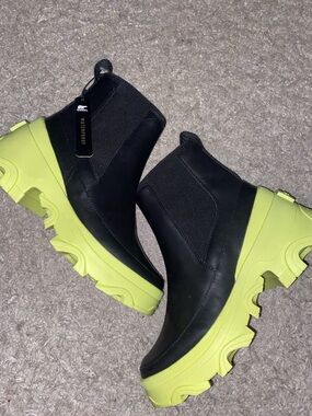 Sorel Black Ankle Boots with Neon Yellow-Green Chunky Sole